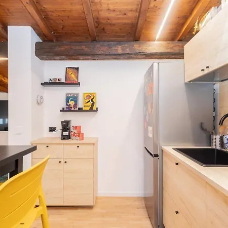 アパート Charme In Mansarda - ベルガモ