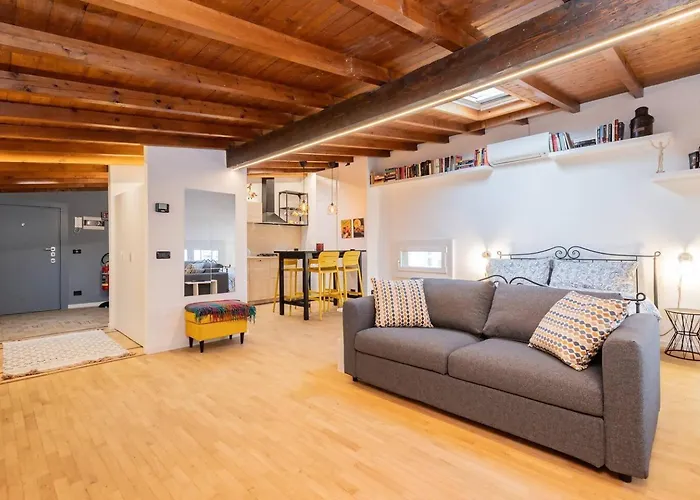 Charme In Mansarda - * Bergamo