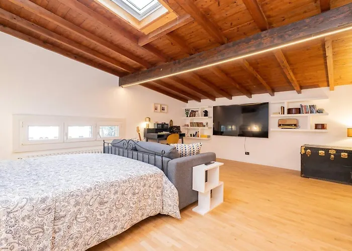 Charme In Mansarda -