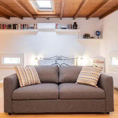 Charme In Mansarda - *