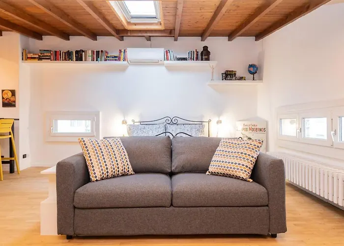 Charme In Mansarda - *